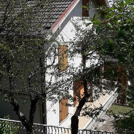 Apartment Con 2